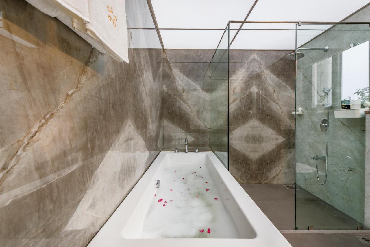 Saffronstays Mayfair Gardens 4 Bedroom Petfriendly Pool Villa 阿里巴格 外观 照片